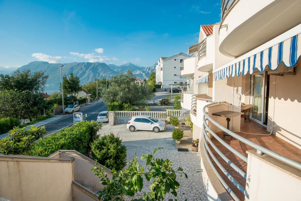 Apartments Ivardic Cattaro Esterno foto