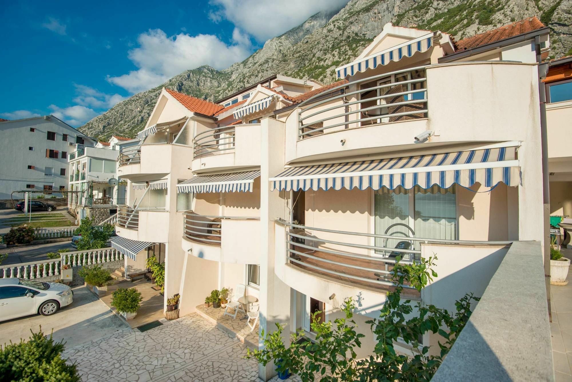 Apartments Ivardic Cattaro Esterno foto